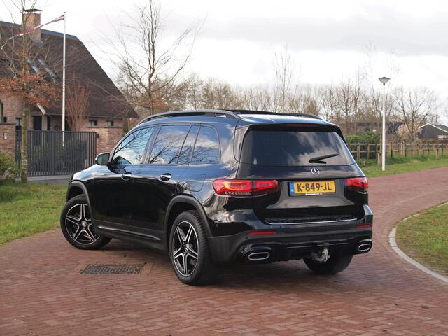 Mercedes-Benz GLB-Klasse 200 Business Solution AMG 7 persoons | Panoramadak | Trekhaak | Burmester | Sfeerverlichting | Camera |