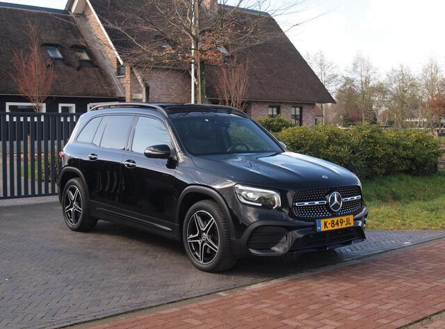Mercedes-Benz GLB-Klasse 200 Business Solution AMG 7 persoons | Panoramadak | Trekhaak | Burmester | Sfeerverlichting | Camera |