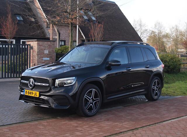 Mercedes-Benz GLB-Klasse 200 Business Solution AMG 7 persoons | Panoramadak | Trekhaak | Burmester | Sfeerverlichting | Camera |