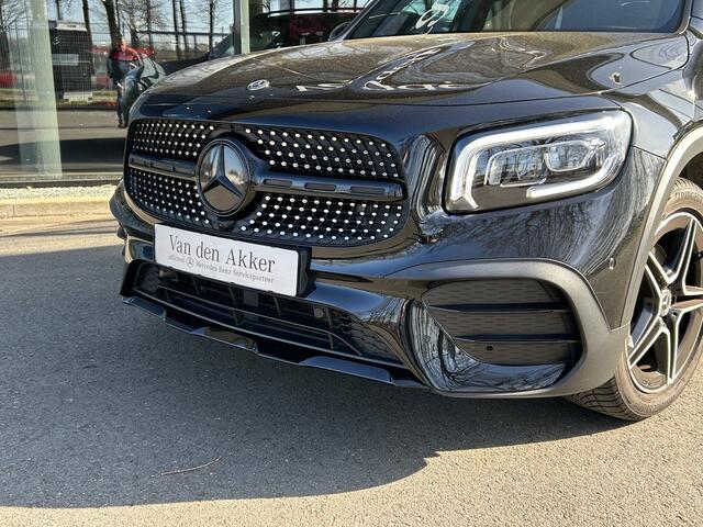 Mercedes-Benz GLB-Klasse 180 AMG // Nightpakket // Sfeerverlichting // 19" AMG Velgen // Camera // Elek. Achterklep