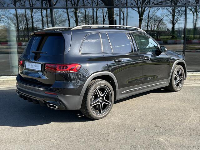 Mercedes-Benz GLB-Klasse 180 AMG // Nightpakket // Sfeerverlichting // 19" AMG Velgen // Camera // Elek. Achterklep