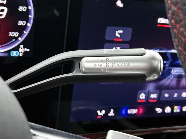 Mercedes-Benz GLB-Klasse 250+ Business Solution AMG 7p. 85.5 kWh | Premium pakket | Winterpakket | Nightpakket | Trekhaak | Smartphone integratie | Vast panoramadak | Sfeerverlichting | GUARD 360° |