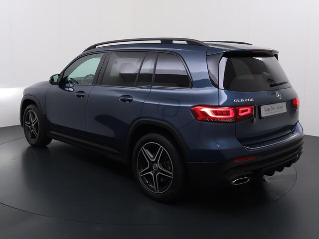 Mercedes-Benz GLB-Klasse 200 AMG 7-zits // Camera // Sfeerverlichting // Augmented Reallity // Alarm // Nightpakket // 19" AMG // LED