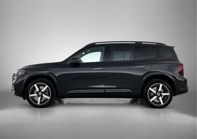 Mercedes-Benz GLB-Klasse 250+ Business Solution AMG 7p. 85.5 kWh | Premium pakket | Winterpakket | Nightpakket | Parkeerpakket | Trekhaak | Vast panoramadak | Sfeerverlichting | GUARD 360° | 19" vijfspaaks AMG-velgen |