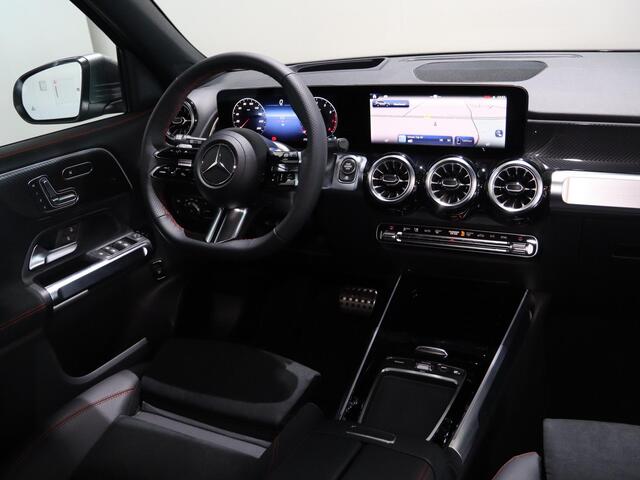 Mercedes-Benz GLB-Klasse 180 Business Solution AMG | Panoramaschuifdak | Premium Plus | Trekhaak | Verschuifbare Bank | Winterpakket |