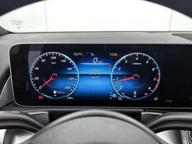 Mercedes-Benz GLB-Klasse 200 Advantage | Panoramadak | Trekhaak | Augmented Reality | Parkeerpakket met Camera | Inclusief 24 maanden Mercedes-Benz Certified garantie voor Europa.