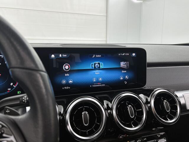 Mercedes-Benz GLB-Klasse 200 Advantage | Panoramadak | Trekhaak | Augmented Reality | Parkeerpakket met Camera | Inclusief 24 maanden Mercedes-Benz Certified garantie voor Europa.