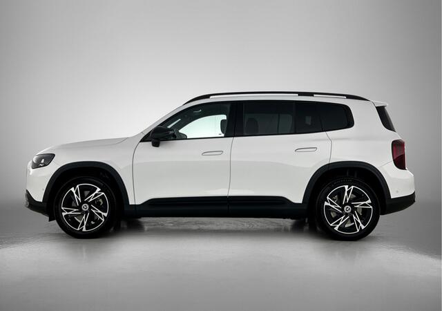 Mercedes-Benz GLB-Klasse 250+ Business Solution 85.5 kWh | Advanced Plus pakket | Winterpakket | Nightpakket | Parkeerpakket | Trekhaak | GUARD 360° | Vast panoramadak | 19" vijfspaaks lichtmetalen velgen |