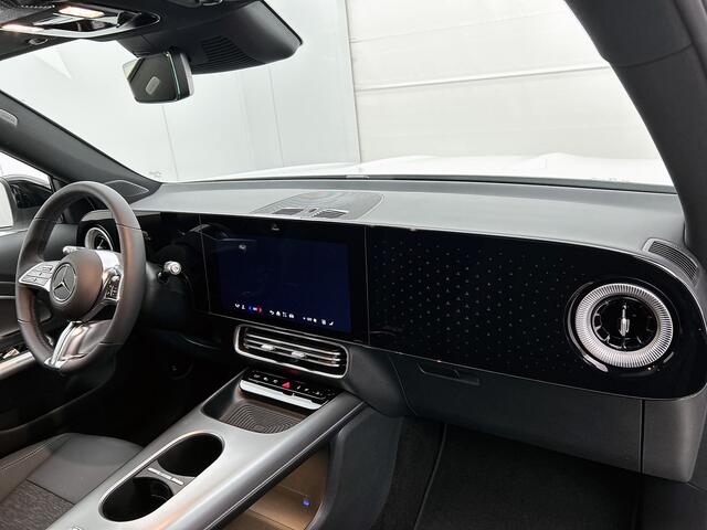 Mercedes-Benz GLB-Klasse 250+ Business Solution 85.5 kWh | Advanced Plus pakket | Winterpakket | Nightpakket | Parkeerpakket | Trekhaak | GUARD 360° | Vast panoramadak | 19" vijfspaaks lichtmetalen velgen |