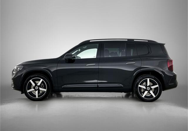 Mercedes-Benz GLB-Klasse 250+ Business Solution AMG 7p. 85.5 kWh | Premium pakket | Nightpakket | Parkeerpakket | Warmtewerend, donkergetint glas | Vast panoramadak | GUARD 360° | 19" vijfspaaks lichtmetalen AMG-velgen |