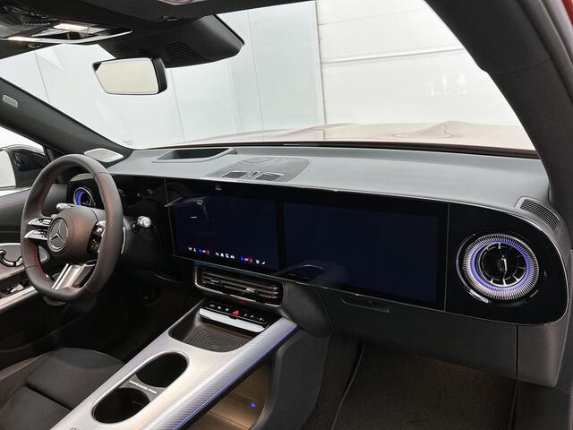 Mercedes-Benz GLB-Klasse 250+ Business Solution AMG 7p. 85.5 kWh | Premium Plus pakket | Winterpakket | Nightpakket | Trekhaak | Vast panoramadak | GUARD 360° | Warmtewerend, donkergetint glas | Burmester® 3D surround sound system |