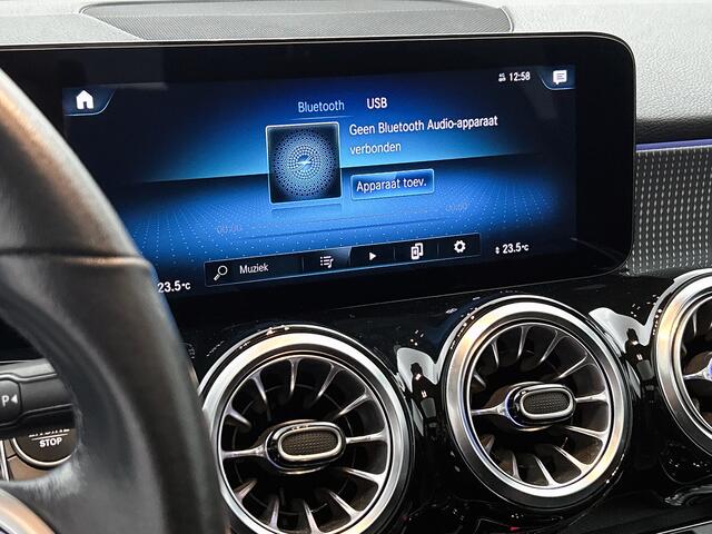 Mercedes-Benz GLB-Klasse 200 automaat Luxury 7-persoons | Trekhaak | Panorama schuifdak | MultiBeam Led | Lederlook + Memory Seats | Keyless Go| 360gr camera | Inclusief 24 maanden Mercedes-Benz Certified garantie voor Europa.