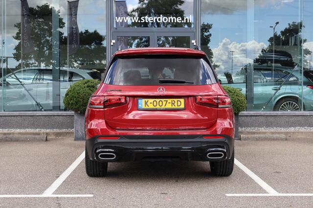 Mercedes-Benz GLB-Klasse 200 Business Solution AMG 163 PK I Panoramadak I Trekhaak I Stoelverwarming I Tempomaat I Camera I Elektrische stoelen I Mulitibeam led I Memory l Elektrisch bedienbare achterklep l Sfeerverlichting I Nightpakket I