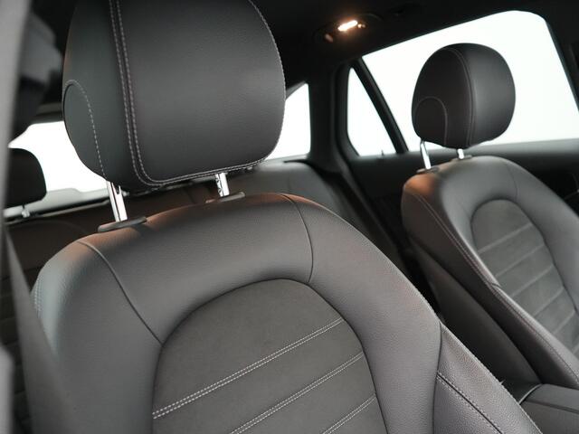 Mercedes-Benz GLC-KLASSE 300e 4MATIC AMG Plug In Hybrid 320pk Dealer O.H PHEV | Alcantara Sportstoelen Verwarmd | Camera | Apple Carplay | 19"L.M | Navi Full Map | DAB |