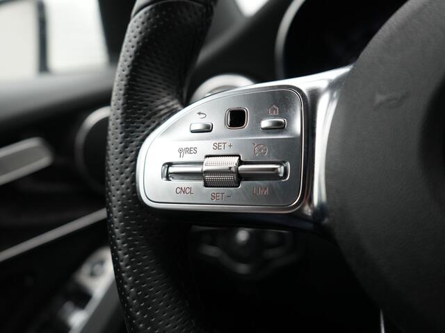 Mercedes-Benz GLC-KLASSE 300e 4MATIC AMG Plug In Hybrid 320pk Dealer O.H PHEV | Alcantara Sportstoelen Verwarmd | Camera | Apple Carplay | 19"L.M | Navi Full Map | DAB |
