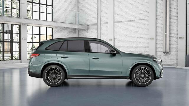 Mercedes-Benz GLC-KLASSE 300e 4MATIC AMG Line | Premium Plus | Panoramadak | Techniek pakket offroad | Rij assistentie pakket | Treeplanken | Trekhaak |