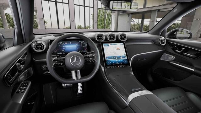 Mercedes-Benz GLC-KLASSE 300e 4MATIC AMG Line | Premium Plus | Panoramadak | Techniek pakket offroad | Rij assistentie pakket | Treeplanken | Trekhaak |