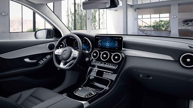Mercedes-Benz GLC-KLASSE 200 4MATIC Premium Plus | AMG | Stoelverwarming | Achteruitrijcamera | Widescreen | Lederen bekleding |