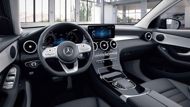 Mercedes-Benz GLC-KLASSE 200 4MATIC Premium Plus | AMG | Stoelverwarming | Achteruitrijcamera | Widescreen | Lederen bekleding |