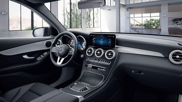 Mercedes-Benz GLC-KLASSE 200 4MATIC Advantage | Night | 19" lichtmetalen velgen | Stoelverwarming |