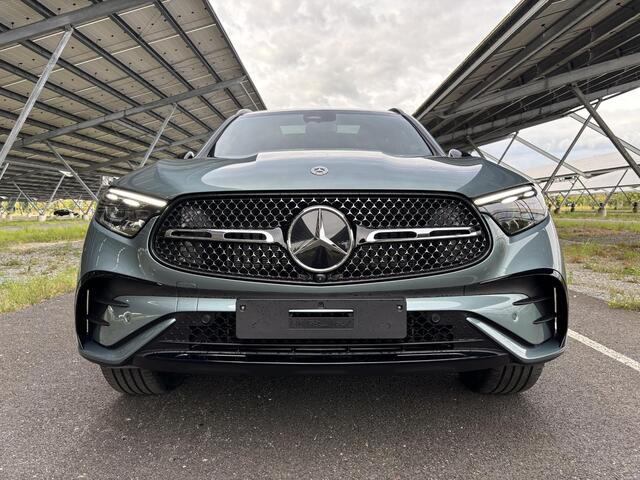 Mercedes-Benz GLC-KLASSE 300e 4MATIC Sport Edition | Night | Panoramadak | Trekhaak | 360 camera | Digital light | Sfeerverlichting |