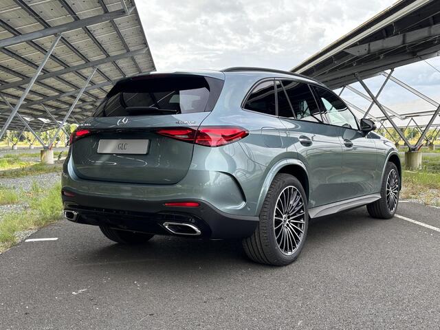 Mercedes-Benz GLC-KLASSE 300e 4MATIC Sport Edition | Night | Panoramadak | Trekhaak | 360 camera | Digital light | Sfeerverlichting |