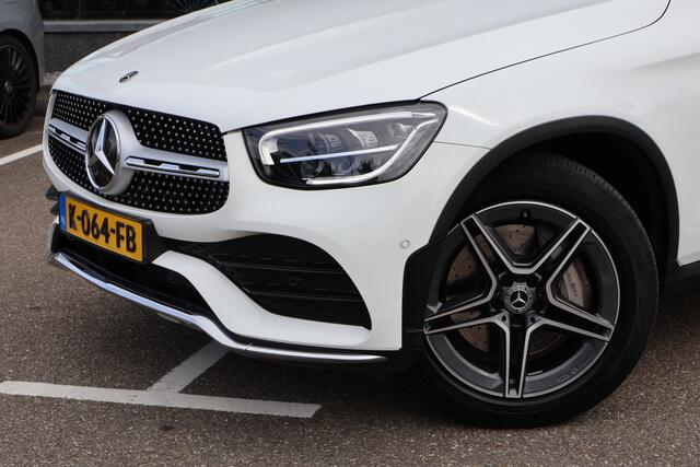 Mercedes-Benz GLC-KLASSE Coupé 200 4MATIC l AMG l Facelift l Schuif - Kanteldak l Camera l MBUX l Stoelverwarming l Parkeer pakket l LED l Elektr. bedienbare achterklep l Airconditioning l Stoelcomfort pakket l UNIEKE KM STAND.