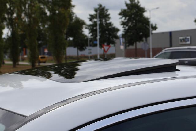 Mercedes-Benz GLC-KLASSE Coupé 200 4MATIC l AMG l Facelift l Schuif - Kanteldak l Camera l MBUX l Stoelverwarming l Parkeer pakket l LED l Elektr. bedienbare achterklep l Airconditioning l Stoelcomfort pakket l UNIEKE KM STAND.