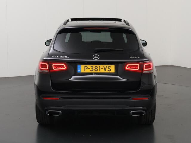 Mercedes-Benz GLC-KLASSE 300e 4MATIC Business Solution AMG | Panoramadak | Bruine bekleding | Trekhaak |