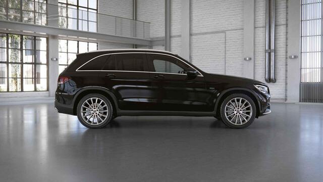 Mercedes-Benz GLC-KLASSE 300e 4MATIC Business Solution AMG | Trekhaak | Rijassistentiepakket + | Parkeercamera | 20" Multispaaks velgen | Stoelverwarming |