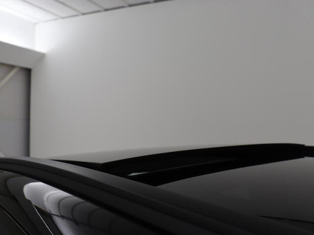Mercedes-Benz GLC-KLASSE 250 4Matic AMG Night | Panoramadak | Adaptive cruise | 360 Camera | Leder/Alcantara | Stoelverwarming | Navigatie | Full LED | Park Assist