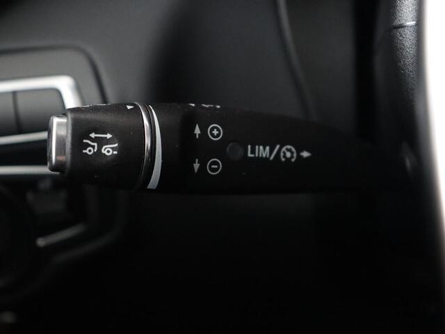 Mercedes-Benz GLC-KLASSE 250 4Matic AMG Night | Panoramadak | Adaptive cruise | 360 Camera | Leder/Alcantara | Stoelverwarming | Navigatie | Full LED | Park Assist