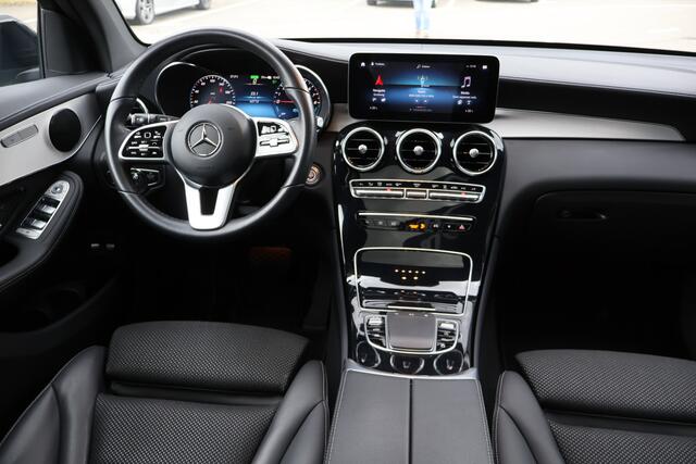 Mercedes-Benz GLC-KLASSE 300e 4MATIC Business Solution Luxury l MBUX l Panoramadak l Night pakket l AIRMATIC l Distronic l KEYLESS- GO l MBUX l Head Up l Camera l Wegklapbare Trekhaak l LED adaptief l Stoelverwarming l Spiegel pakket l