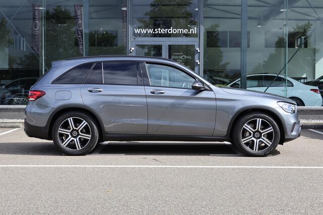 Mercedes-Benz GLC-KLASSE 300e 4MATIC Business Solution Luxury l MBUX l Panoramadak l Night pakket l AIRMATIC l Distronic l KEYLESS- GO l MBUX l Head Up l Camera l Wegklapbare Trekhaak l LED adaptief l Stoelverwarming l Spiegel pakket l