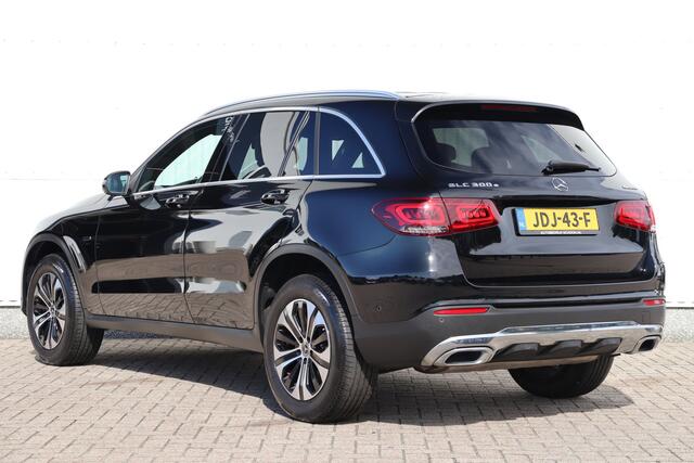 Mercedes-Benz GLC-KLASSE 300e 4MATIC Business Solution PHEV | BTW | Stoelverwarming | Navigatie | Camera | Halfleder