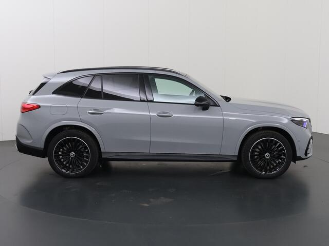 Mercedes-Benz GLC-KLASSE 300e 4MATIC AMG Line | MANUFAKTUR Alpin Grau | Panoramadak | Premium | Burmester | 20 inch | Trekhaak | Rij assistentie | Nieuwprijs 99.309 euro |