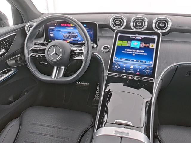 Mercedes-Benz GLC-KLASSE Coupé 300 e 4MATIC AMG Plug-In Hybride AMG Line | Night Pakket | Panorama Schuif-Kanteldak | Burmester® | Trekhaak | 20 Inch AMG Velgen | Distronic. Inclusief 24 maanden MB Certified garantie voor Europa.