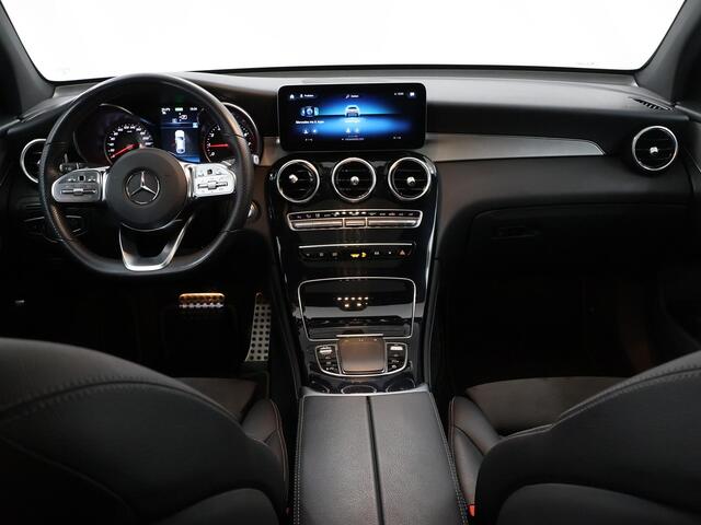 Mercedes-Benz GLC-KLASSE Coupé 200 Advantage | AMG | Panoramadak | 360 graden camera | Sportstuur | Widescreen |
