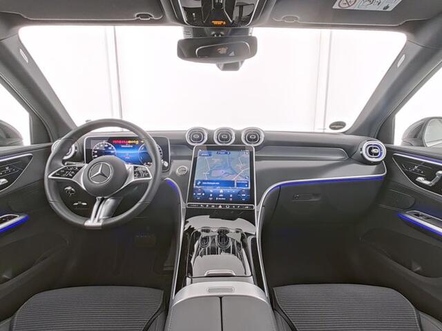 Mercedes-Benz GLC-KLASSE 300 e 4MATIC Plug-In Hybride Trekhaak | Panorama Schuif-Kanteldak | Zwarte Hemel | 360°-Camera | AC en DC Laden | Stuur enStoelverwarming. Inclusief 24 maanden MB Certified garantie voor Europa.