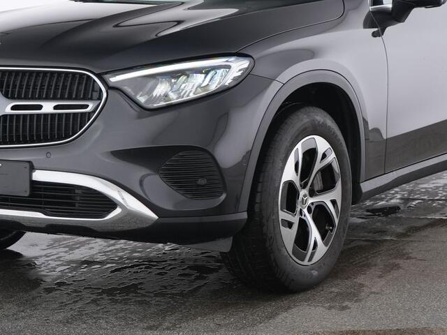 Mercedes-Benz GLC-KLASSE 300 e 4MATIC Plug-In Hybride Trekhaak | Panorama Schuif-Kanteldak | Zwarte Hemel | 360°-Camera | AC en DC Laden | Stuur enStoelverwarming. Inclusief 24 maanden MB Certified garantie voor Europa.