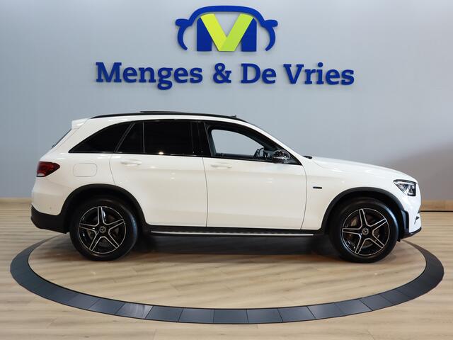 Mercedes-Benz GLC-KLASSE 300e 4MATIC Premium Plus AMG Airco ECC | Panorama | Trekhaak | Virtual | 360 Camera | Cruise Control | Matrix LED | Isofix