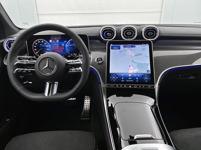 Mercedes-Benz GLC-KLASSE 300e 4MATIC Sport Edition | Premium pakket | Nightpakket | Panoramaschuifdak | MBUX Augmented Reality | Digital Light | Parkeerpakket met 360°-camera | KEYLESS GO-comfortpakket |