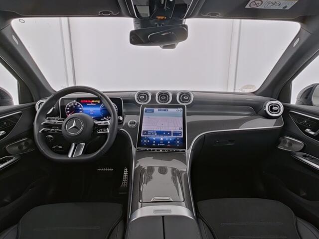 Mercedes-Benz GLC-KLASSE 300 e 4MATIC AMG Plug-In Hybride AMG line | Night Pakket | Panorama Schuif-Kanteldak | 20" multispaaks lichtmetalen AMG velgen | 360° camera. Inclusief 48 maanden Mercedes-Benz Certified garantie voor Europa.