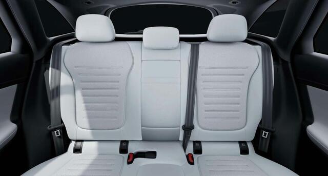 Mercedes-Benz GLC-KLASSE 400e 4MATIC AMG Line Trekhaak - Panoramadak - Treeplanken - Rijassistentiepakket plus - Comfortonderstel - Head up - Burmester - Memory pakket - ENERGIZING AIR CONTROL -