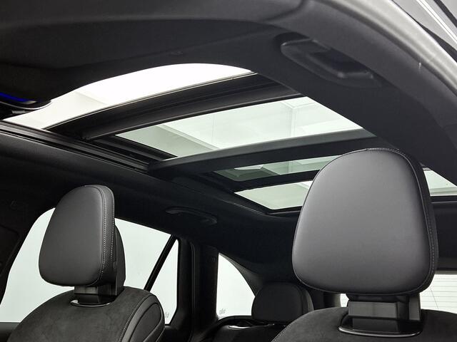 Mercedes-Benz GLC-KLASSE 300e 4MATIC Sport Edition | Premium pakket | Panoramaschuifdak | Smartphone integratie | Trekhaak | Parkeerpakket met 360°-camera | Voorstoelen met Memory | MBUX Augmented Reality |