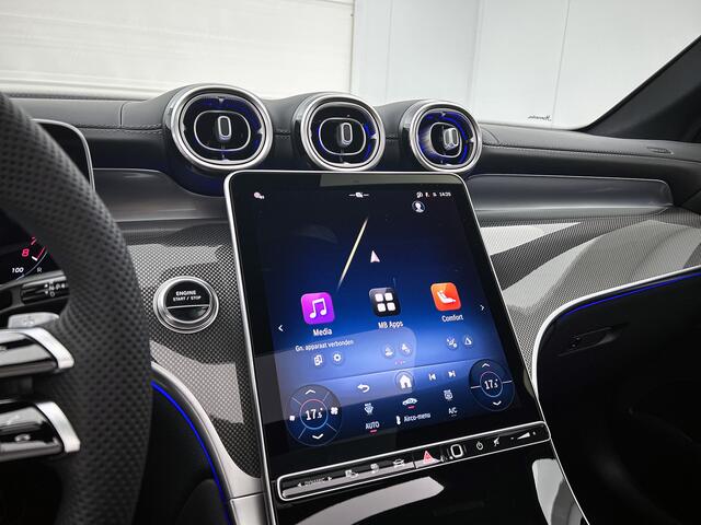 Mercedes-Benz GLC-KLASSE 300e 4MATIC Sport Edition | Premium pakket | Panoramaschuifdak | Smartphone integratie | Trekhaak | Parkeerpakket met 360°-camera | Voorstoelen met Memory | MBUX Augmented Reality |