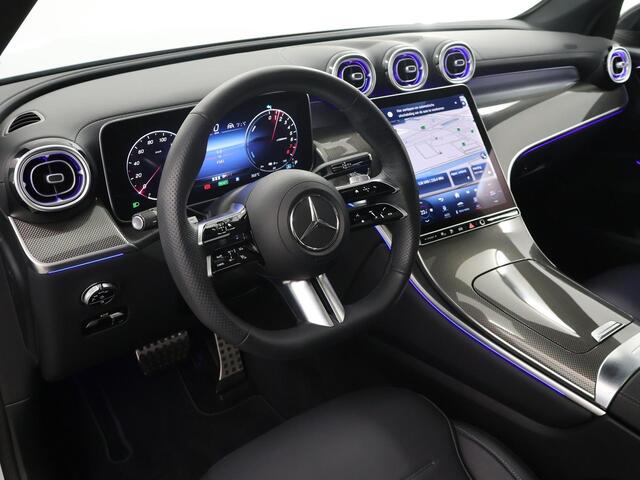 Mercedes-Benz GLC-KLASSE 300e 4MATIC AMG Line | Premium pakket | Panoramadak | Rij-assistentie pakket | Digital Light | Parkeer pakket | 20-Inch |