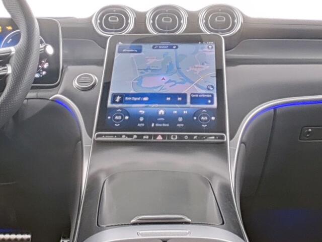 Mercedes-Benz GLC-KLASSE 300 e 4MATIC AMG Plug-In Hybride AMG line | Night Pakket | Panorama Schuif-Kanteldak | 20" multispaaks lichtmetalen AMG velgen | 360° camera. Inclusief 24 maanden MB Certified garantie voor Europa.