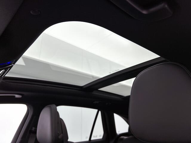 Mercedes-Benz GLC-KLASSE 300e 4MATIC Sport Edition | Premium Plus pakket | Stoelventilatie/- verwarming voor | Trekhaak | Rijassistentiepakket Plus | Nightpakket | Winter pakket | Head-up display | Nappaleder zwart |