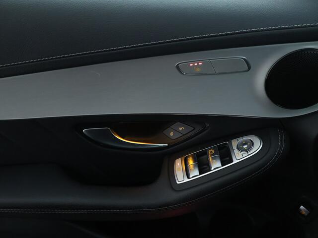 Mercedes-Benz GLC-KLASSE 300 e 4MATIC AMG Plug-In Hybride | Night Pakket | Panorama Schuif-Kanteldak | 20 Inch AMG Velgen | Inclusief 24 maanden MB Certified garantie voor Europa.